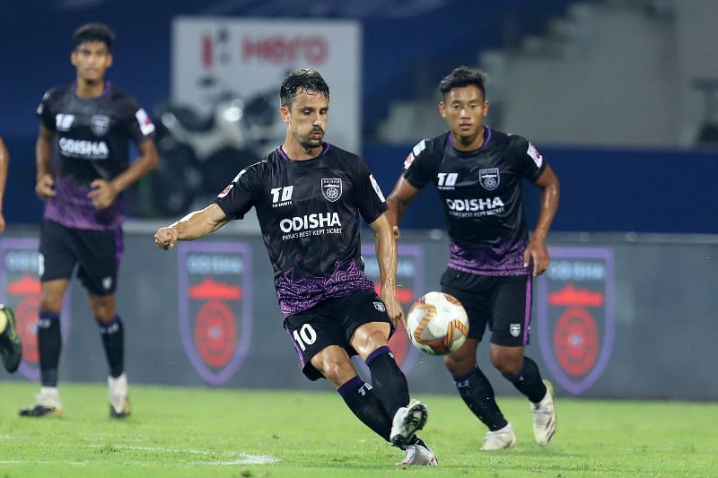 Marcelinho in action for Odisha FC (Courtesy-ISL)