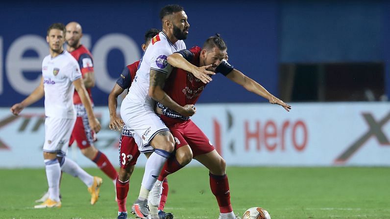 Apart from the goal, Eli Sabia (R) held his own against Valskis (Credits: ISL)