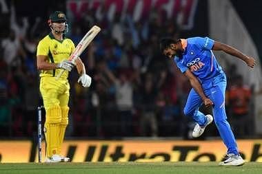 Vijay Shankar after snapping Marcus Stoinis&#039; wicket