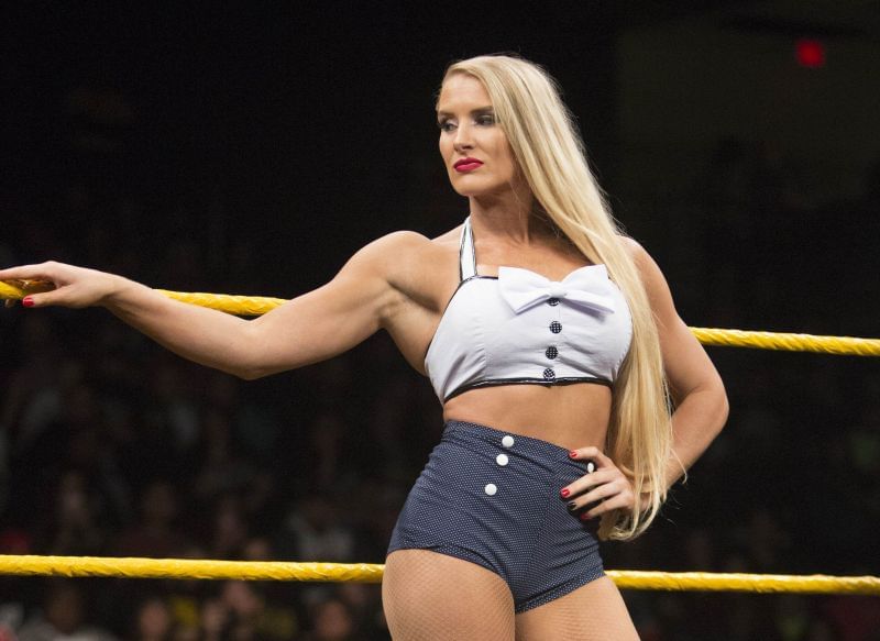 Lacey Evans