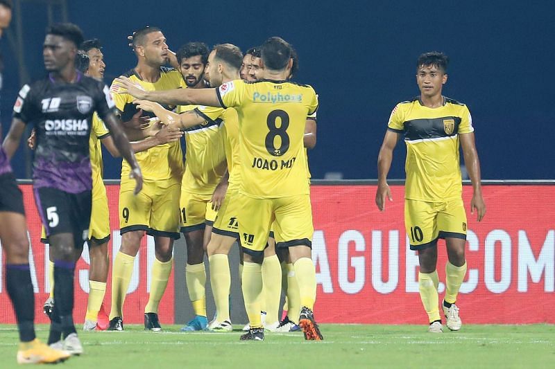 Hyderabad FC players celebrate after Aridane Santana gives them the lead (Image courtesy: ISL Media)