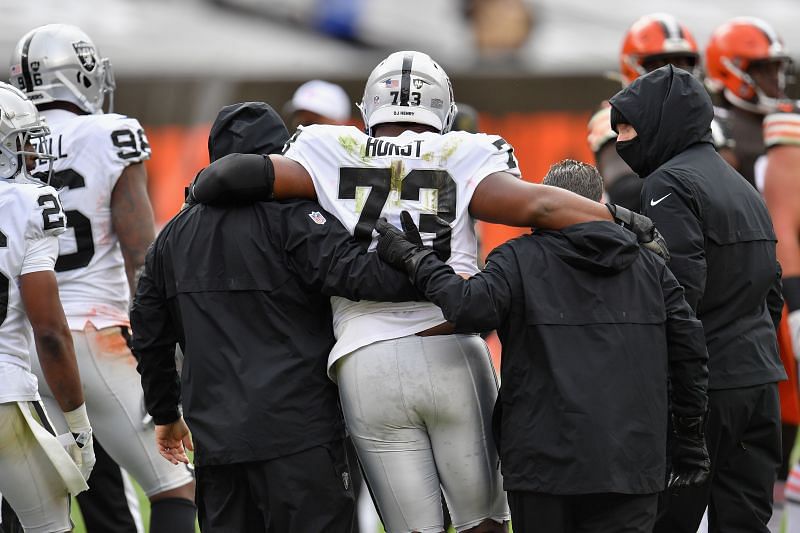 Las Vegas Raiders&#039; Hurst helped off the field vs the Browns