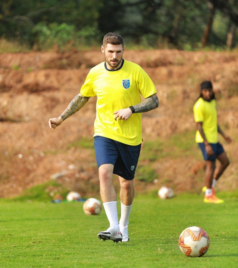 Gary Hooper training with KBFC (Image Courtesy: Twitter/@KeralaBlasters)