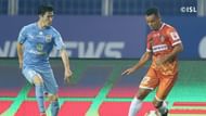 Redeem Tlang (R) was sent off for a shocking challenge on Hernan Santana (Credits: ISL)