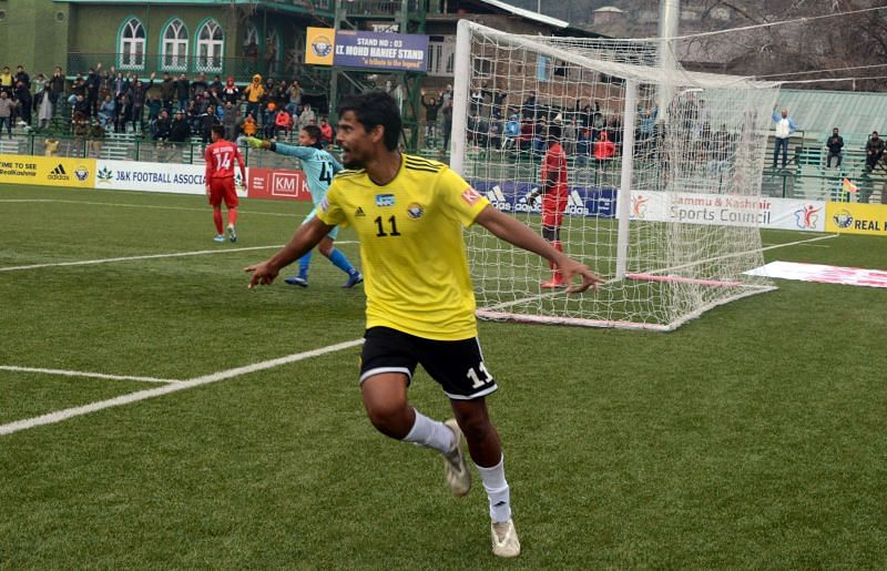 Ritwik Das celebrating a Real Kashmir goal in the I-League. (Pic courtesy I-League)