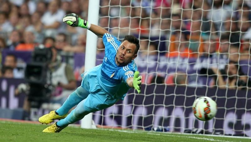 Diego Alves saved more penalties than any other goalkeeper during his time at Valencia.