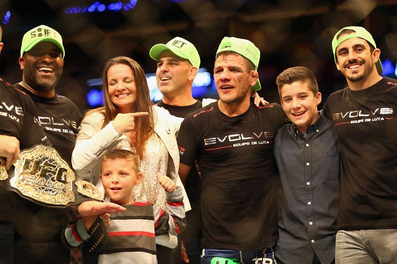 Former champion Rafael dos Anjos says he&#039;s coming for the title again