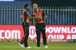 IPL 2020 - आकाश चोपड़ा ने उन खिलाड़ियों के नाम बताए जिन्हें सनराइजर्स हैदराबाद को रिटेन या राइट टू मैच कार्ड का प्रयोग करना चाहिए
