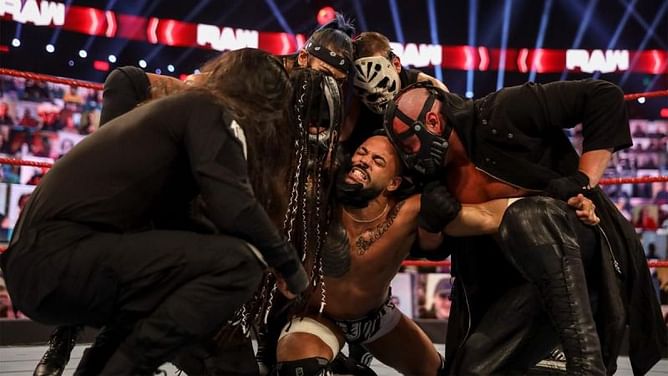 WWE RAW - 5 Surprises that could happen- Ultimate betrayal, new team formed, big title change?