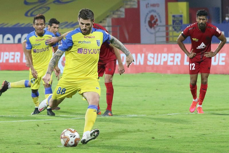 Gary Hooper scoring against NorthEast United (Courtesy-ISL)