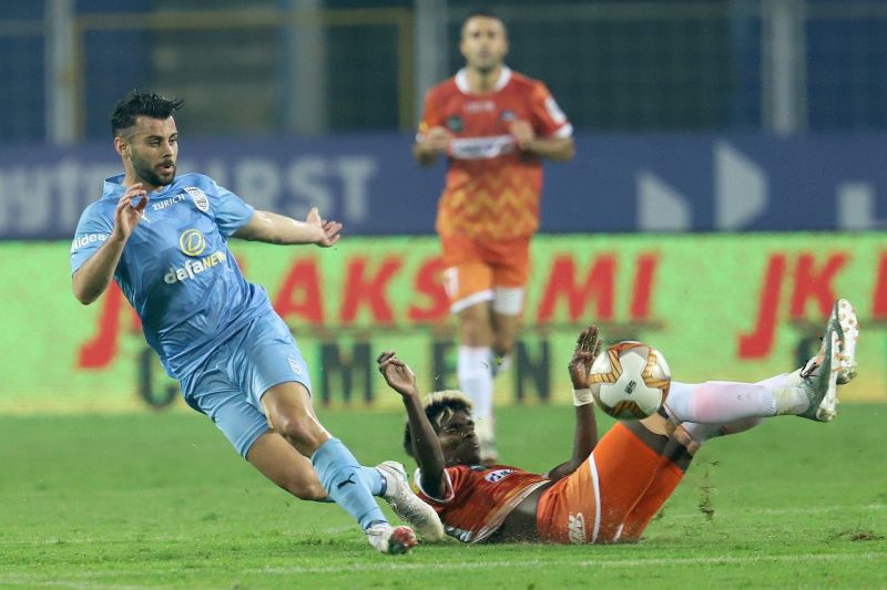 Mumbai City FC&#039;s Hugo Boumous in action