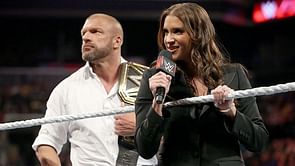 4 WWE सुपरस्टार्स जो अपनी पत्नी/गर्लफ्रेंड्स की वजह से फेमस हुए