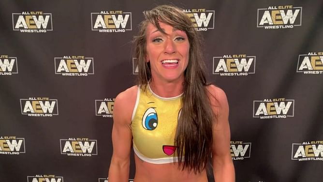 WWE दिग्गज ने हाल ही में रेसलिंग से रिटायरमेंट लेने वाली 28 साल के पूर्व AEW सुपरस्टार को लेकर दी प्रतिक्रिया