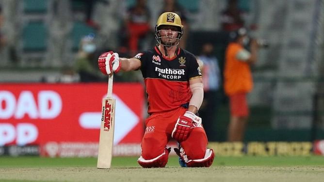 IPL 2020, Twitter Reactions, Eliminator - RCB की ख़राब बल्लेबाजी को लेकर ट्विटर पर आई प्रतिक्रियाएं