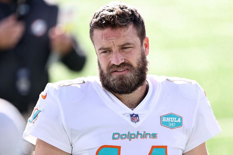 Miami Dolphins QB Ryan Fitzpatrick Threw For 2 Touchdowns In a Victory Over The New York Jets