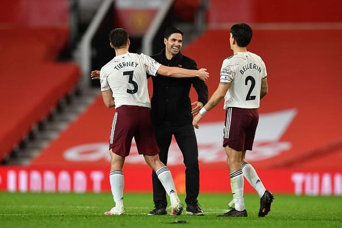 Arsenal News Roundup: Ex-Gunners legend slams club's treatment of Mesut Ozil, Lyon chief opens up on Arsenal's interest in Houssem Aouar, and more — 7th November 2020