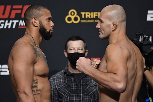 Glover Teixeira and Thiago Santos weigh-in at 205.5 pounds.