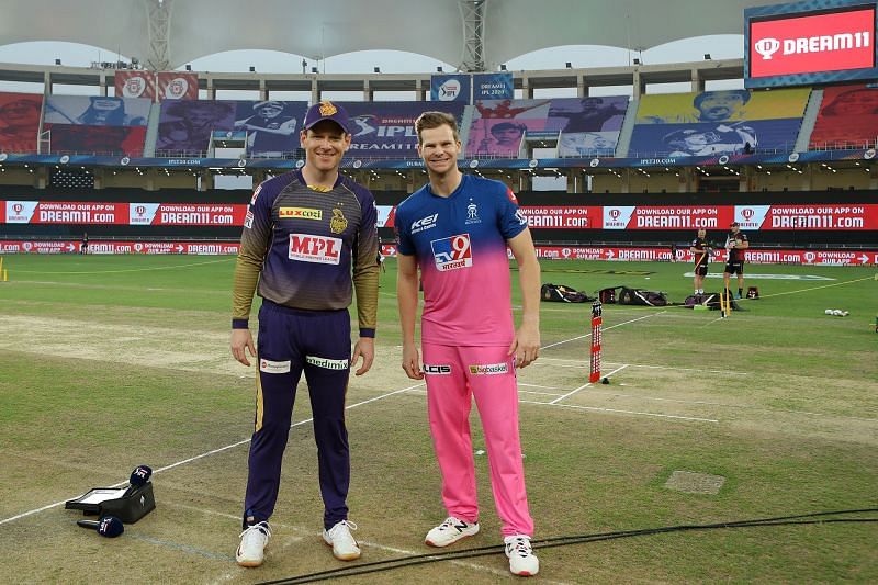 Two international stars smiling at the toss - only one had a smile on at the end. [PC: iplt20.com]