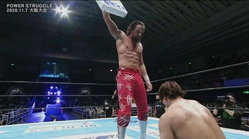 Jay White stands tall over Kota Ibushi