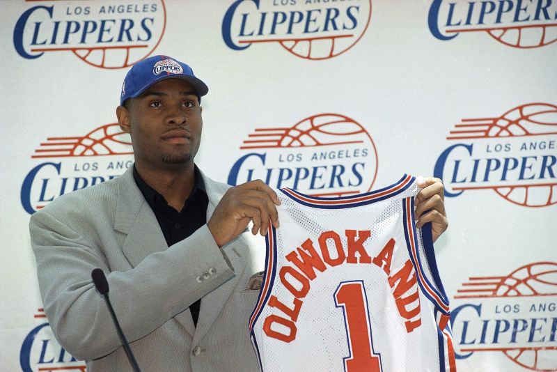 Michael Olowokandi with the LA Clippers