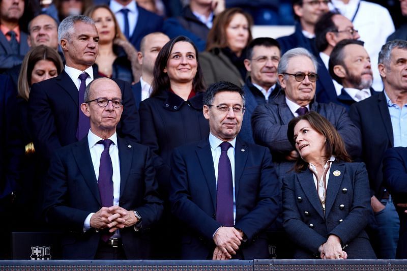 Josep Maria Bartomeu (center)