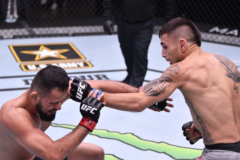 Alex Perez took out Jussier Formiga by using leg kicks in June.