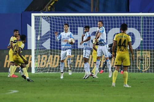 Action from Hyderabad FC vs Jamshedpur FC match (Image courtesy: ISL)