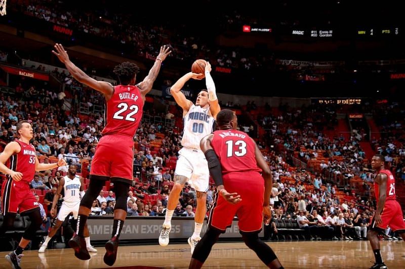 Aaron Gordon pulls up for a jumper [Image: NBA.com]