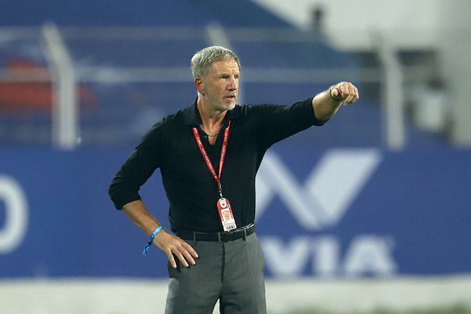 Stuart Baxter has a lot to worry about (Image courtesy: Odisha FC Twitter)