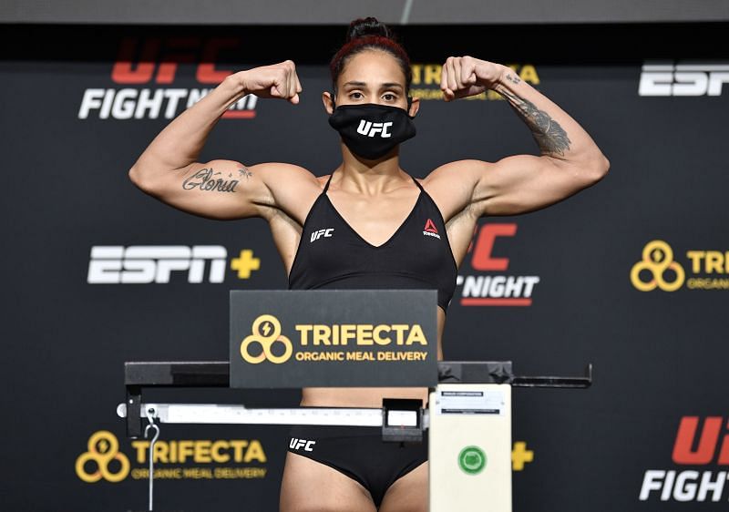 Taila Santos (Women's Flyweight) MMA Profile - ESPN