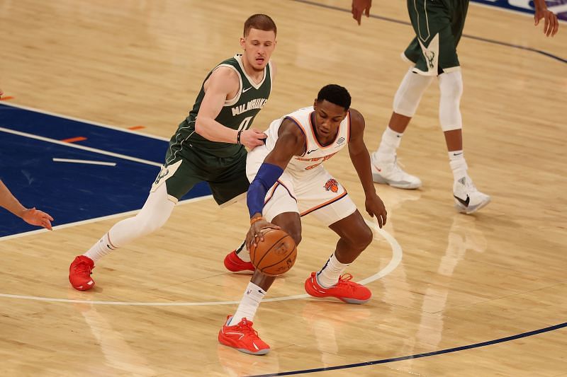 Milwaukee Bucks v New York Knicks