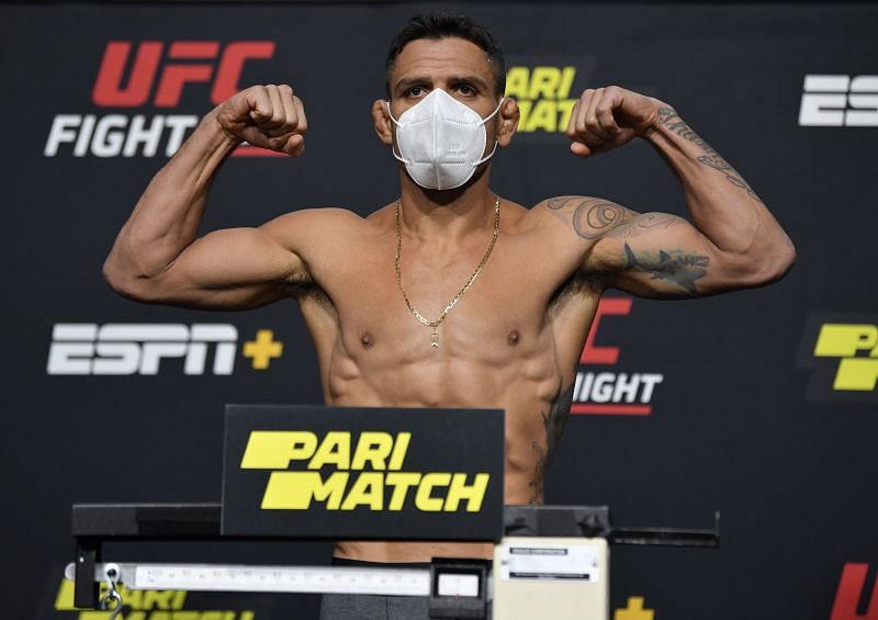 UFC Fight Night Felder v Dos Anjos: Weigh-Ins