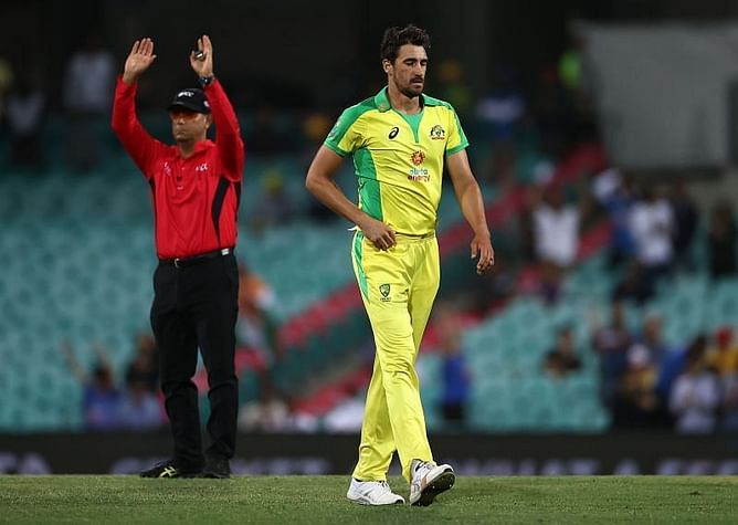 AUS vs IND - निराशाजनक प्रदर्शन कर रहे मिचेल स्टार्क को आरोन फिंच ने किया सपोर्ट