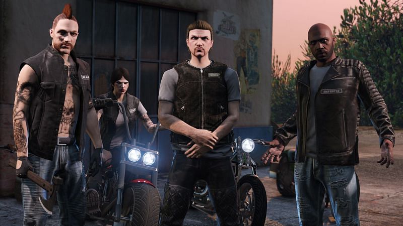 Playing with a Crew in GTA Online is not only cool but also allows players to make bonus RP (Image via Rockstar Games)