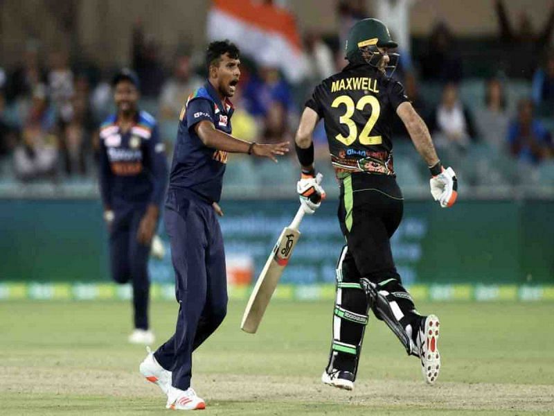 Maxwell(R) was dismissed by Natarajan(L) in the first T20I.