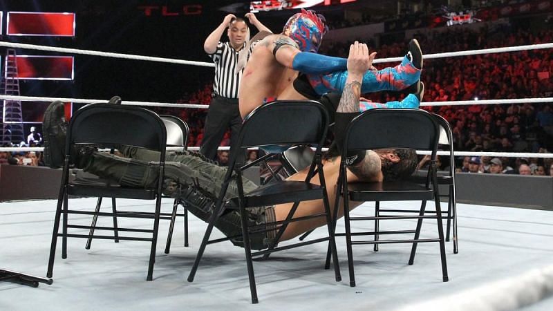 Baron Corbin and Kalisto during their match at TLC 2016