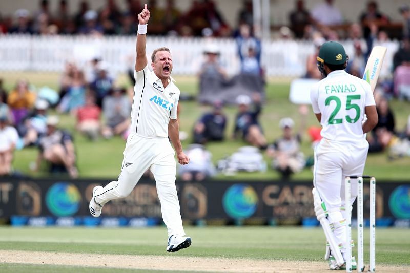 Neil Wagner bowled 11 overs on a trot with two broken toes