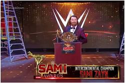 129 किलो के रेसलर ने 'सुपरस्टार ऑफ द ईयर' अवॉर्ड जीतने के बाद मचाया बवाल, WWE के चैंपियन पर किया खतरनाक अटैक