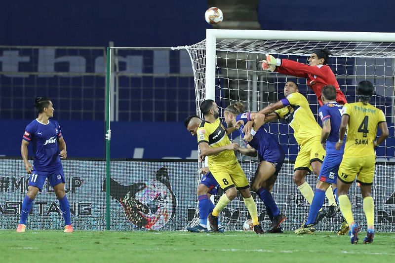 Bengaluru FC&#039;s Gurpreet Singh Sandhu in action (Image courtesy: ISL Media)