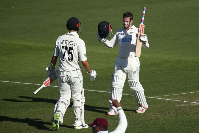 NZ vs WI, दूसरा टेस्ट - पहले दिन न्यूजीलैंड का स्कोर 294/6, हेनरी निकोल्स ने जड़ा शतक