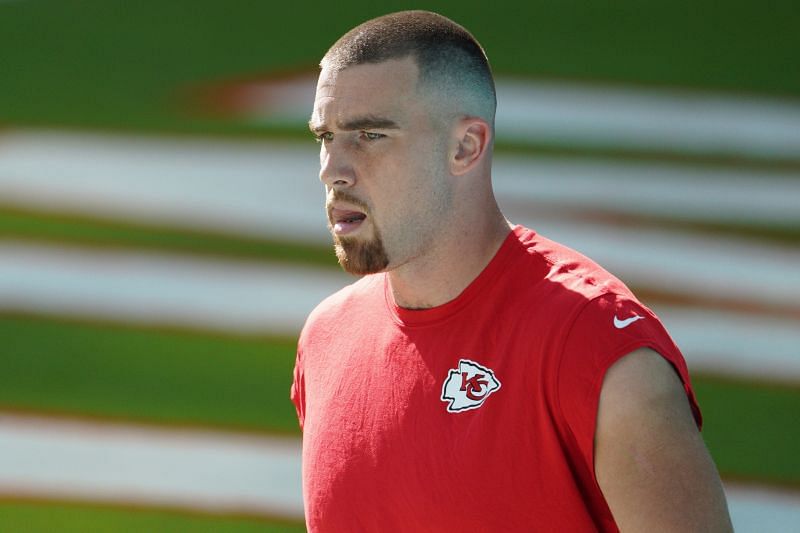 Kansas City Chiefs TE Travis Kelce Might Set an NFL Record For Receiving Yards In a Season For a Tight End On Sunday