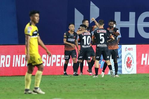 FC Goa players celebrate the winning goal scored by Igor Angulo (Image courtesy: ISL)