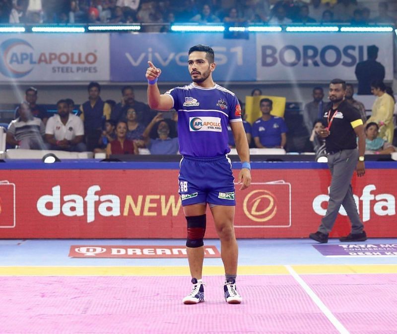 Vikas Kandola in action for Haryana Steelers (Image courtesy: prokabaddi.com)