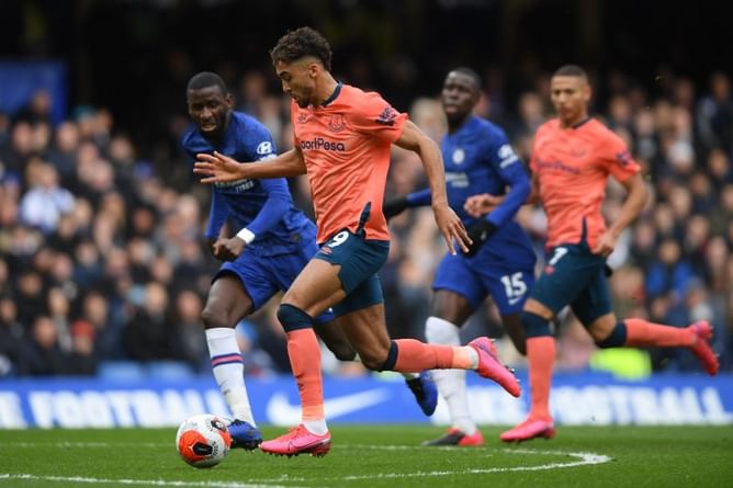 Michael Owen predicts the result for Everton vs Chelsea