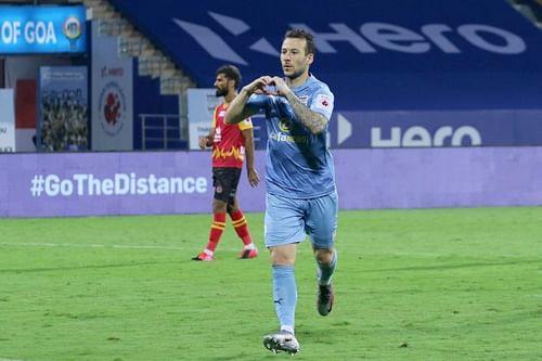 Adam le Fondre has four goals in this season of the ISL (Courtesy: ISL)