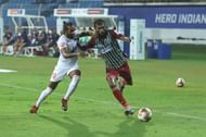 ATK Mohun Bagan's Subhasish Bose shields the ball against Bengaluru FC's Harmanjot Khabra (Image Courtesy: ISL Media)