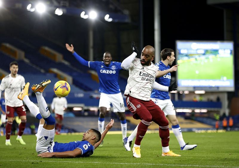 Everton appear to be rivalling Liverpool for the Premier League trophy