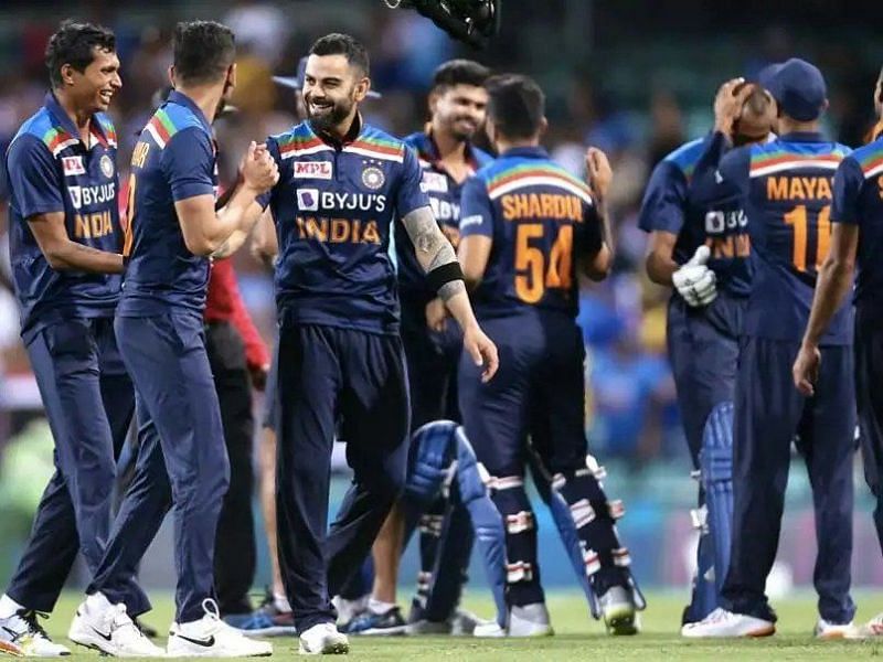 Team India celebrating after beating Australia in the second T20I at Sydney