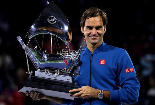 Roger Federer with his 100th title in Dubai