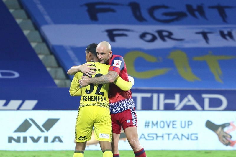 It could have been an easy win for Mumbai City FC if not for the resolute Peter Hartley. Courtesy: ISL
